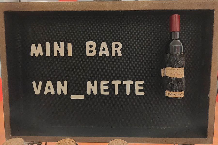 van-nette-minibar-4