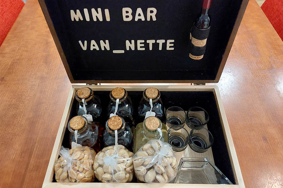 van-nette-minibar-5