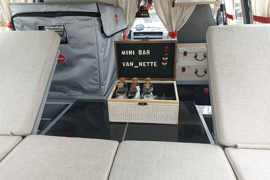 van-nette-minibar-6