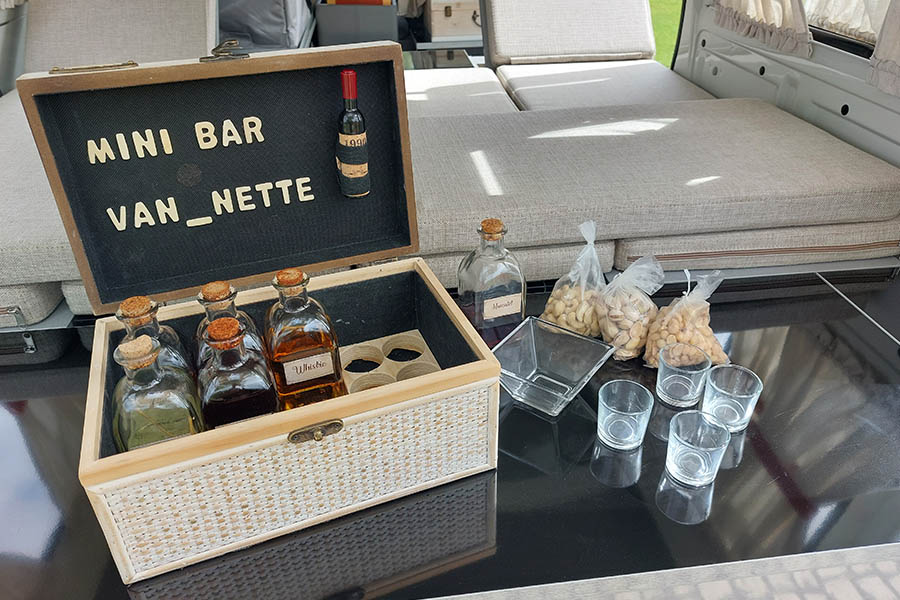 van-nette-minibar-8